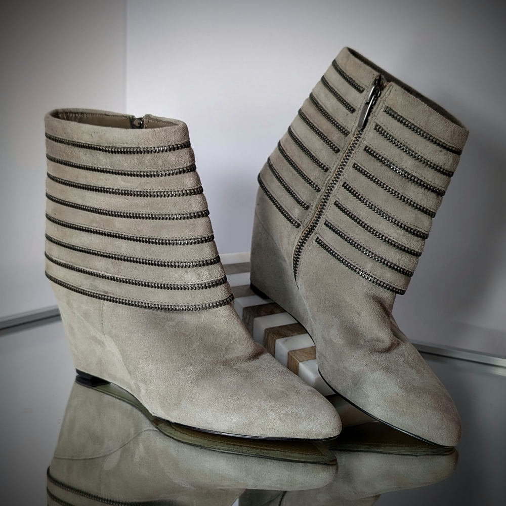 Enzo Angiolini Gray Suede Ankle Boots with Zipper Detail